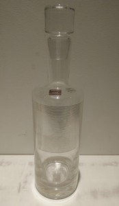 横条纹玻璃储酒瓶 H1148620