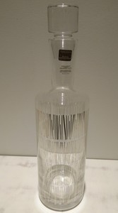 银纹饰玻璃储酒瓶 H1398620